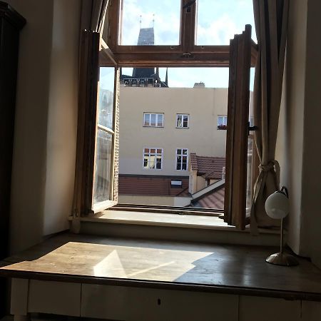 Queen Bee Apartments Прага Екстериор снимка