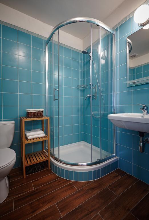 Queen Bee Apartments Прага Стая снимка